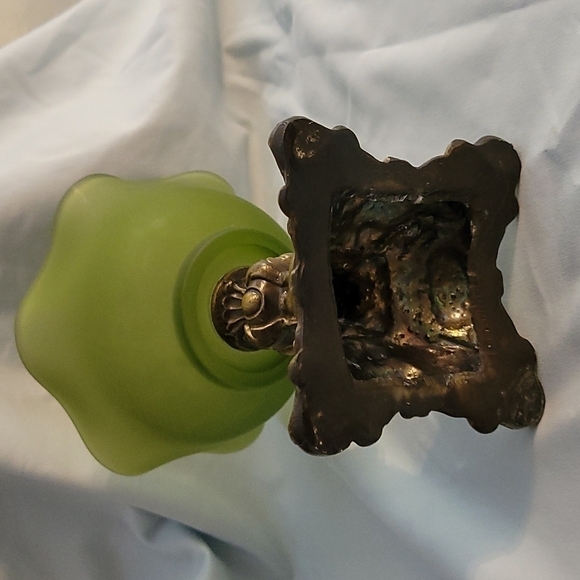 VTG Mid-century Olive Green Frosted Glass Brass Regency Castlecore Candy Dish - Picture 4 of 6